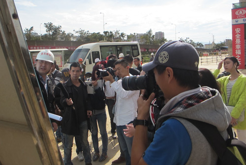 15家中央、省、市媒體聚焦市政分公司盤龍區(qū)公租房建設(shè)情況