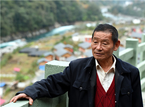 向“忠誠干凈擔(dān)當(dāng)”的楷模高德榮學(xué)習(xí)（節(jié)選）